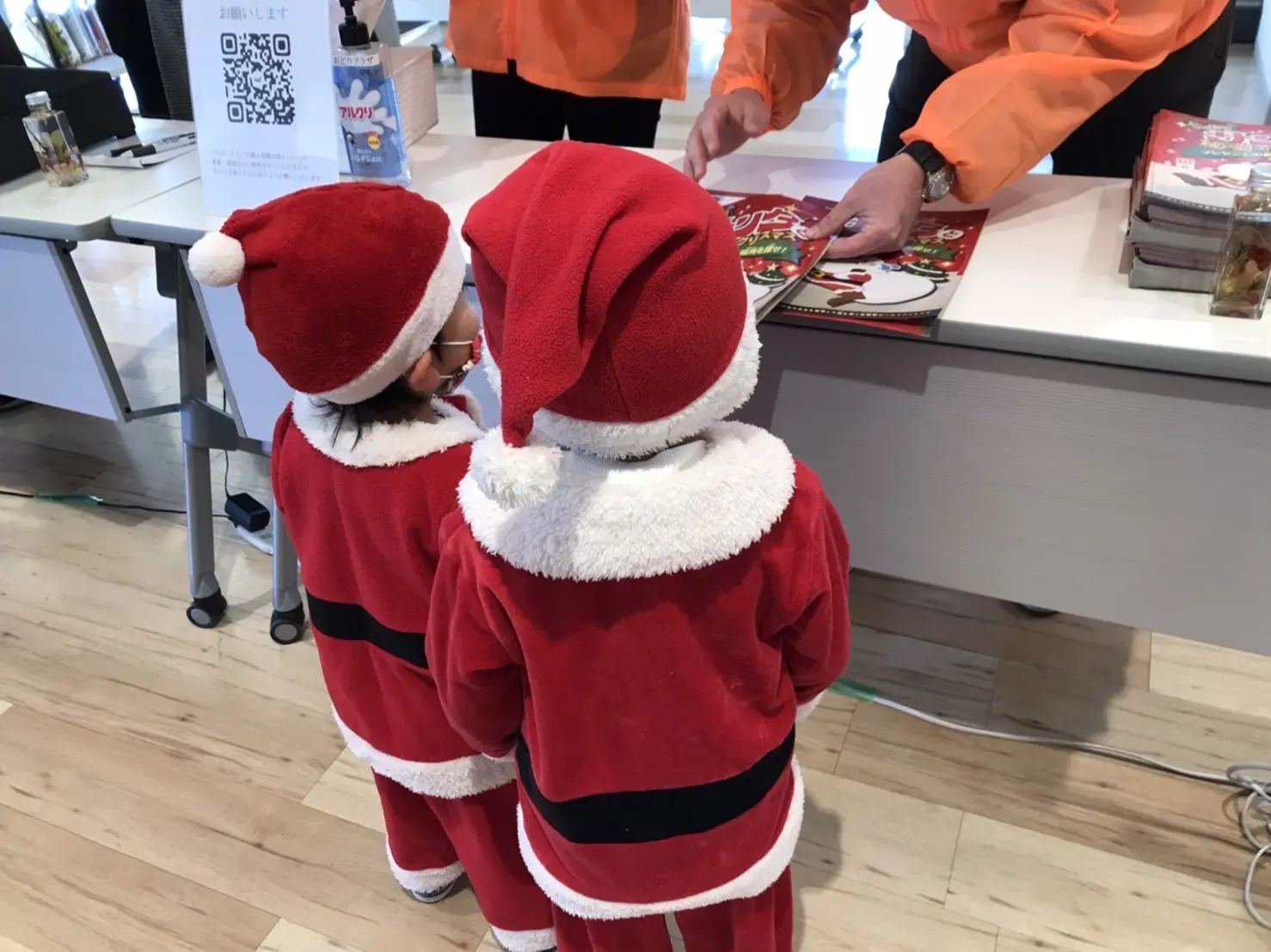 三郷中央におどりプラザでクリスマス周遊謎解き「うっかりサンタと秘密